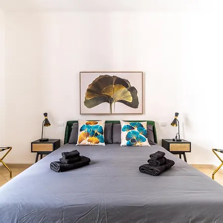 Palazzo De Rossi * Bari